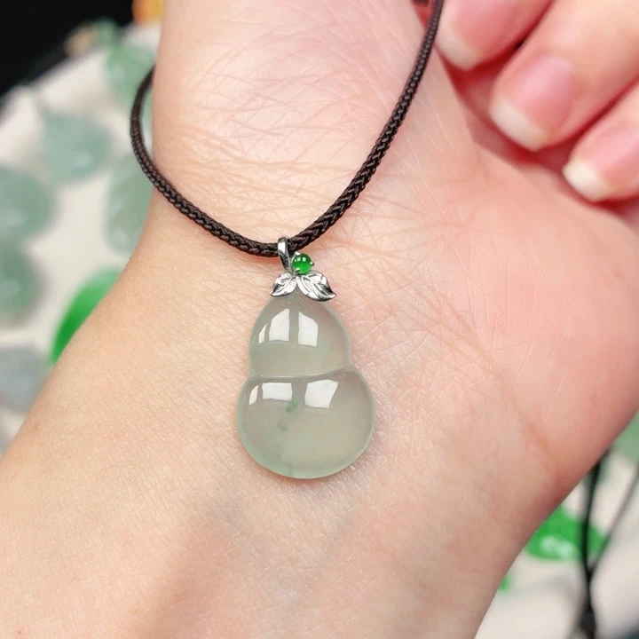 颈饰18K金镶嵌翡翠缅甸天然A货翡翠