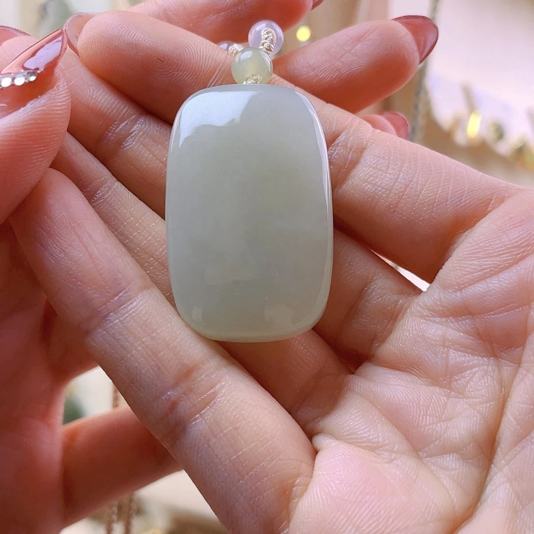 和田玉吊坠(赠链)未镶嵌小*闺