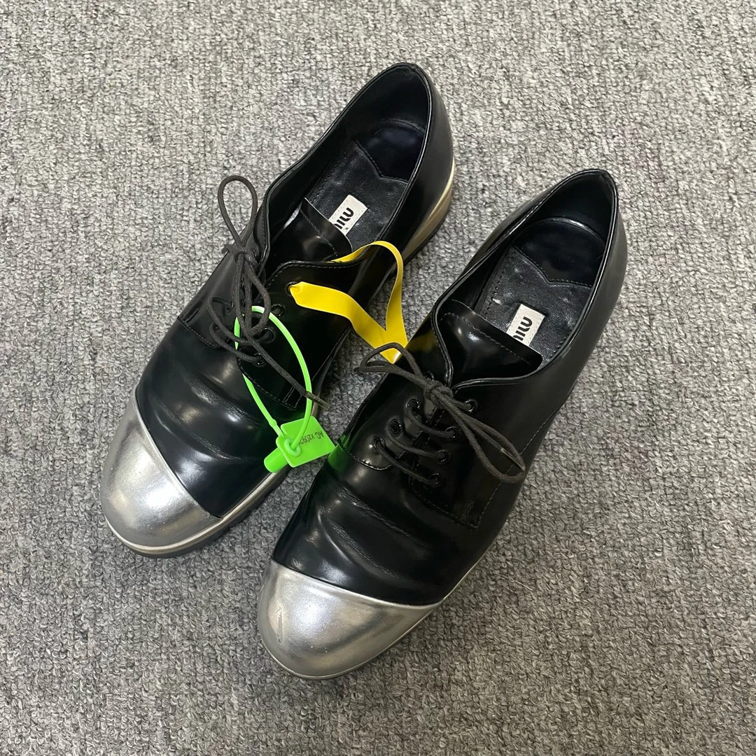 95新 MIU MIU/缪缪 轻便低帮生活休闲鞋 36码/8802