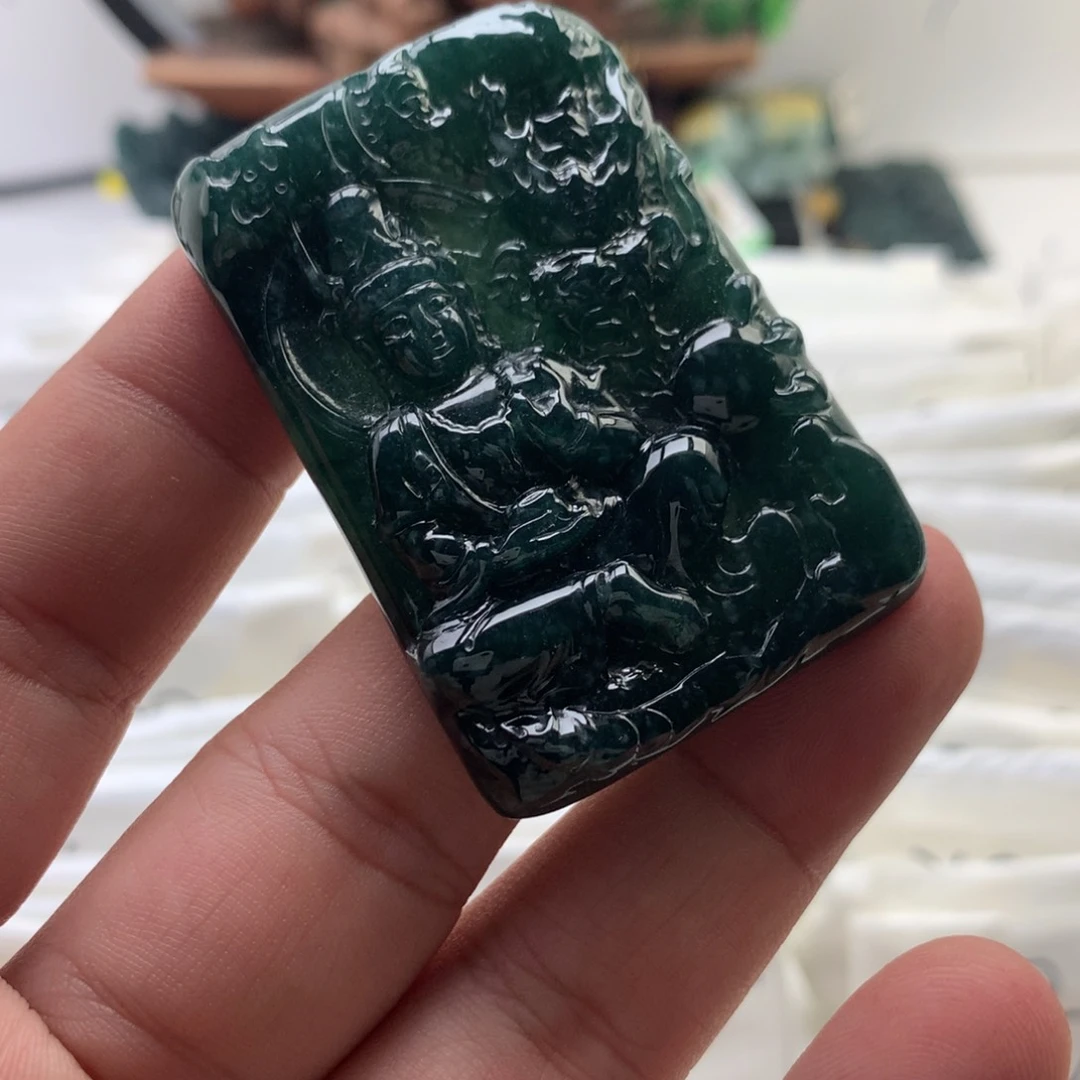 颈饰未镶嵌翡翠观音