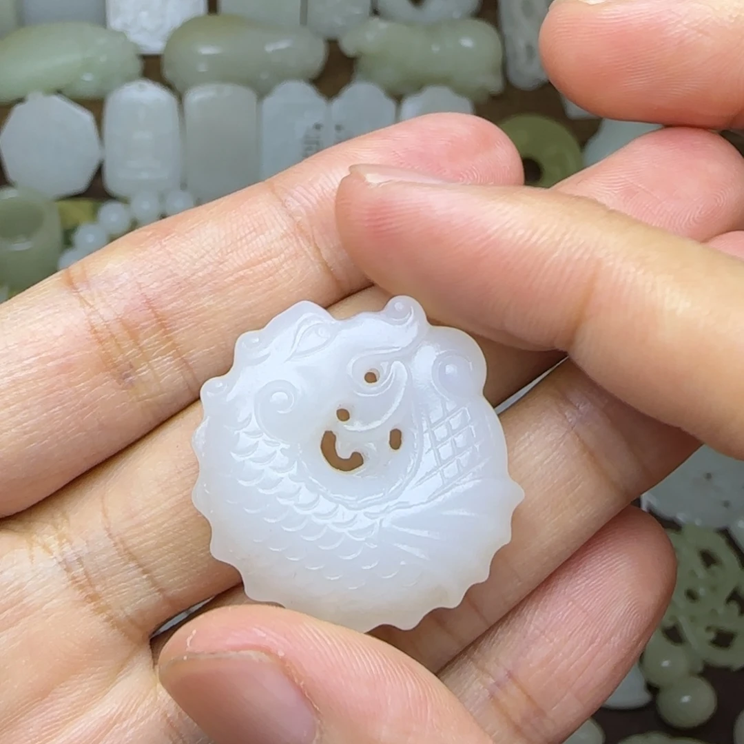 和田玉未镶嵌挂件鱼化龙