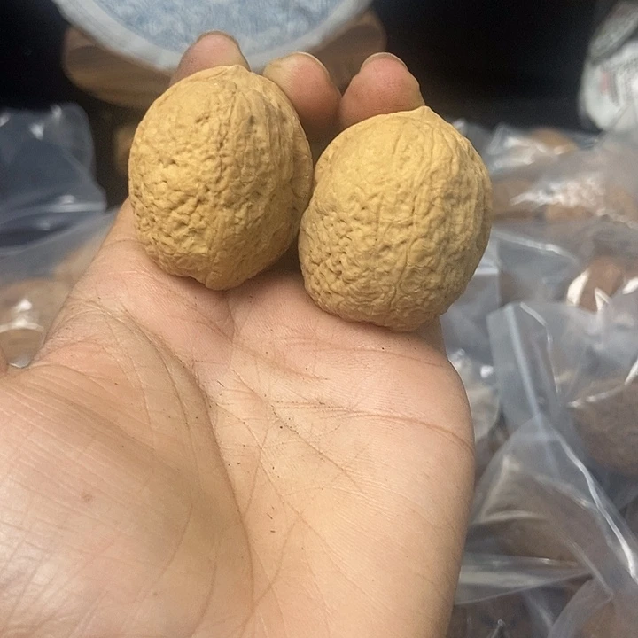 文玩核桃把件云南铁核桃基地97