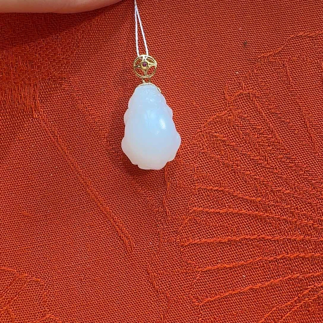 和田玉18K金镶嵌颈饰