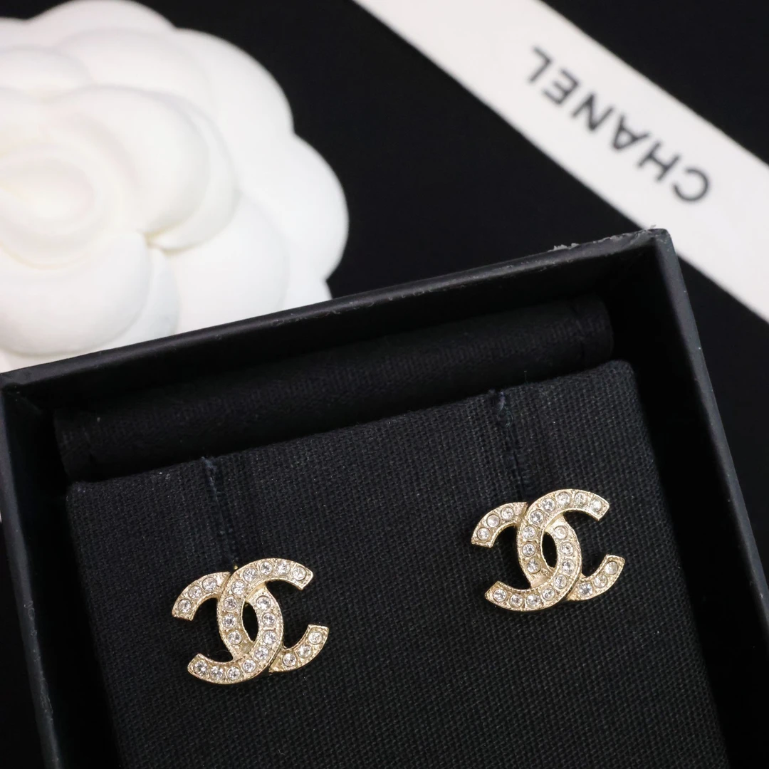 未使用 Chanel/香奈儿 25v金色满钻小号双C耳钉 06157