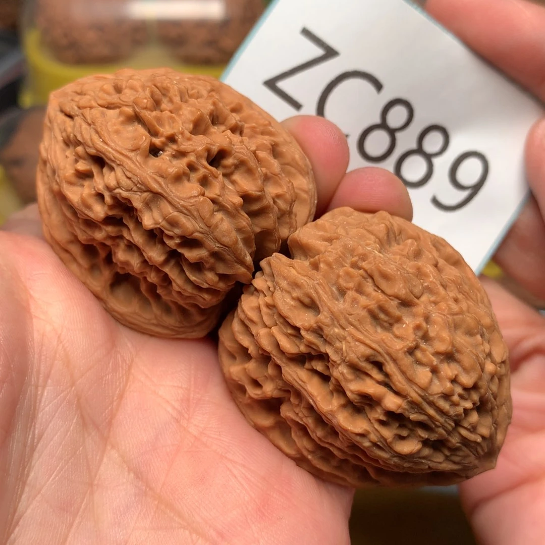 文玩核桃把件炮弹南疆石40