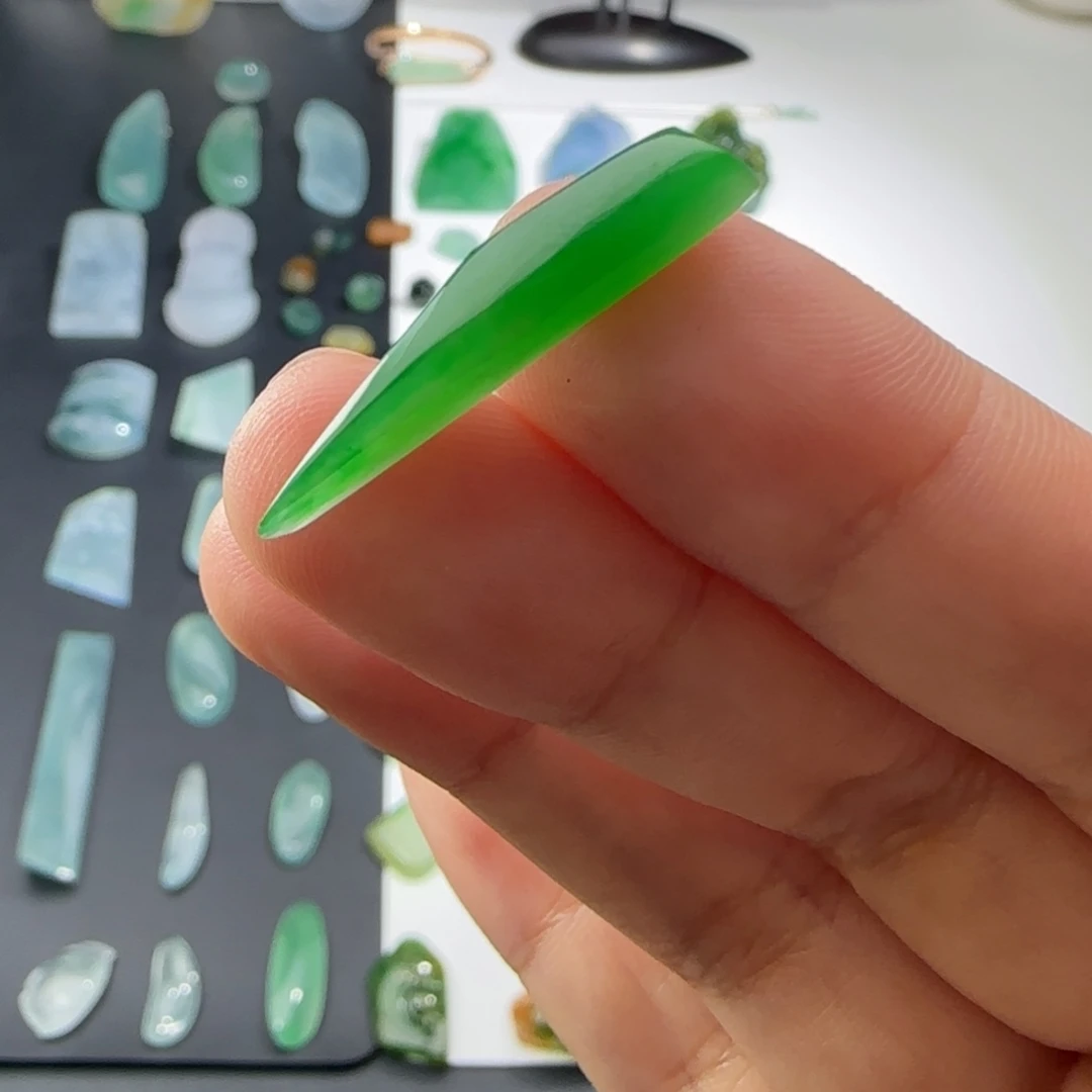 定制翡翠未镶嵌材料