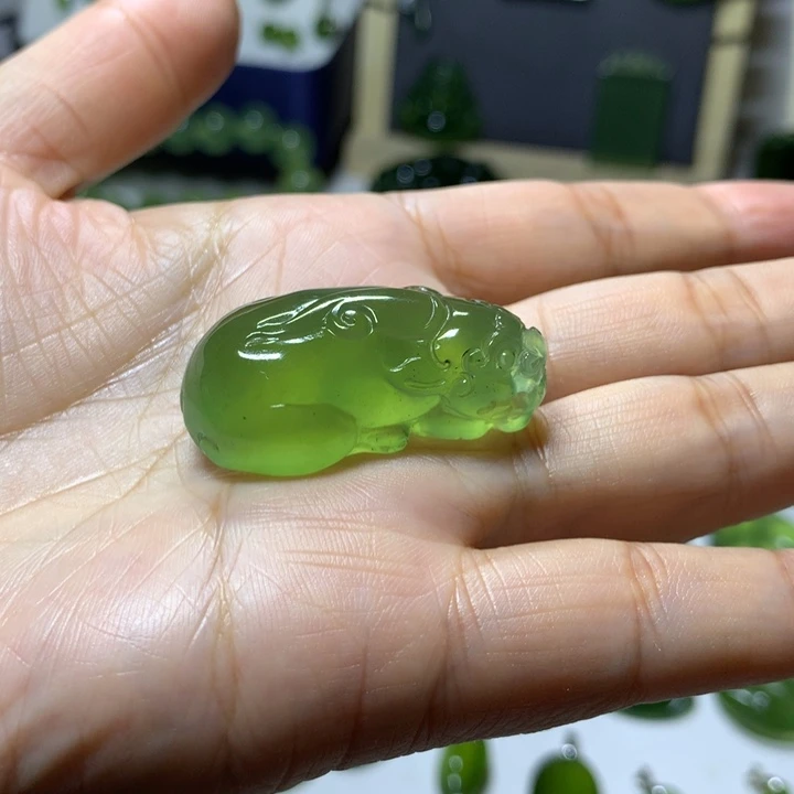 丑***乖岫玉未镶嵌颈饰吊坠