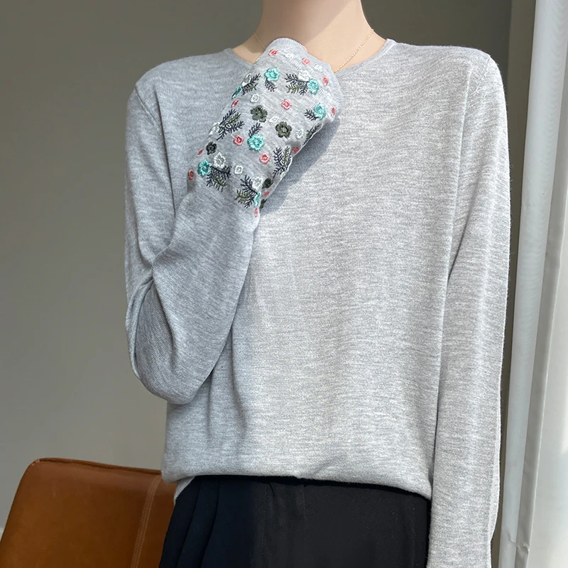 搭大衣里面的打底衫长袖针织时尚百搭气质减龄刺绣修身显瘦圆领