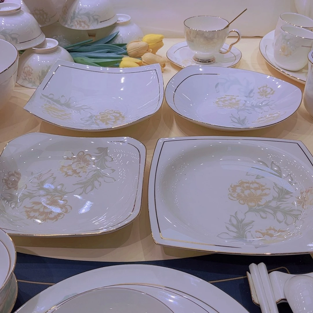 骨瓷描金清雅米饭碗单拍