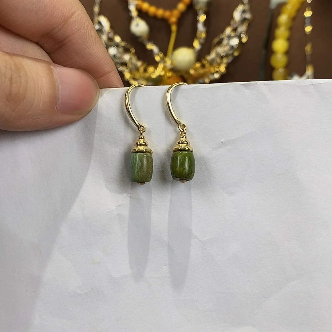 思***熙琥珀未镶嵌颈饰多人