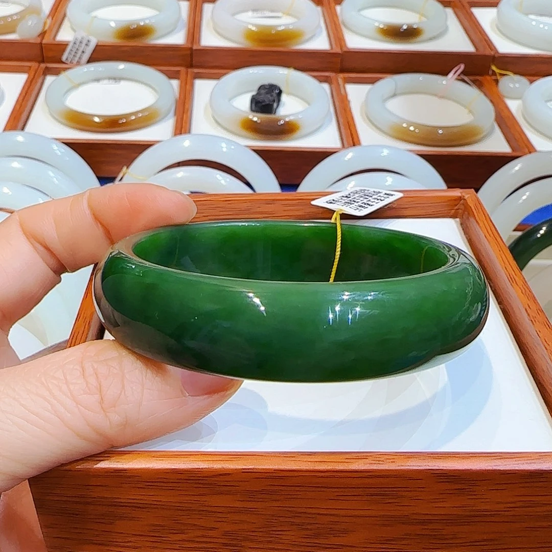 和田玉手镯未镶嵌俄碧轮胎59