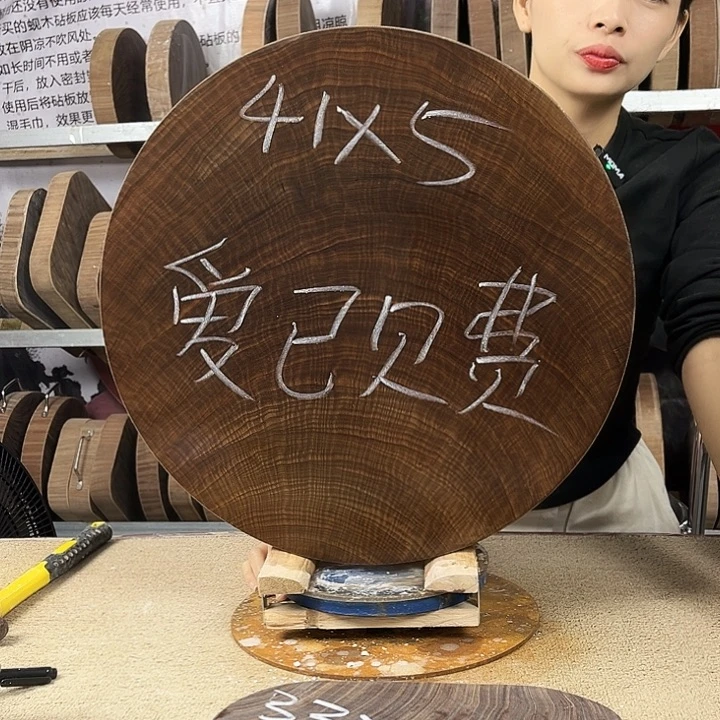 爱***费木正宗蚬木原木菜板