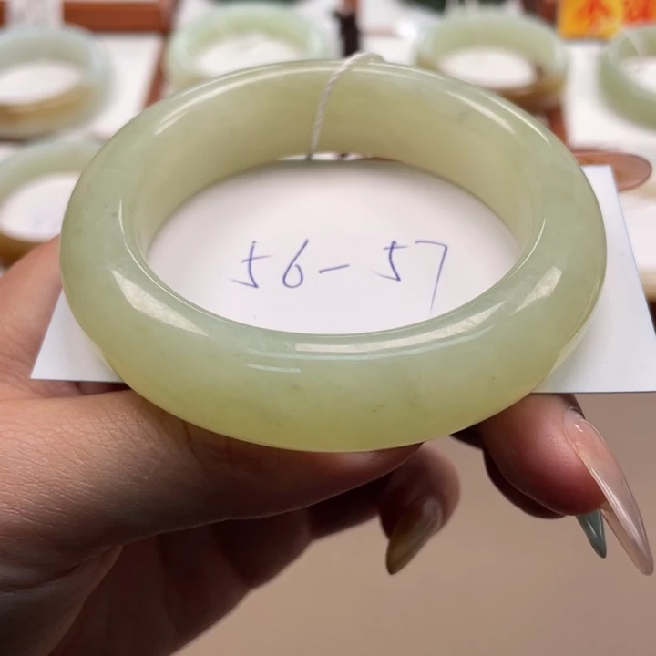 未镶嵌手镯和田玉（糖玉）