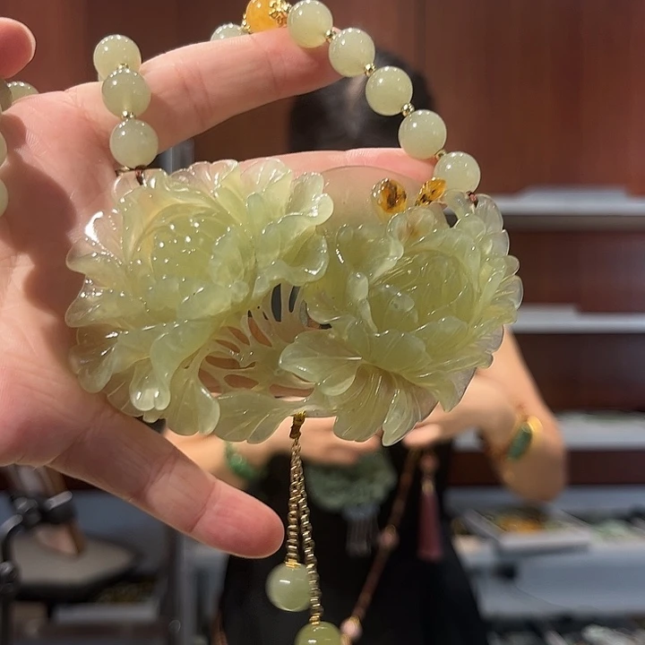 岫玉未镶嵌毛衣链