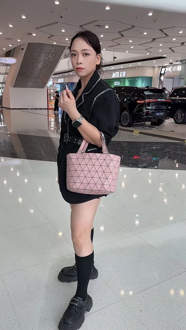 包包女款爆款2025新款明星同款百搭气质休闲时尚单肩百搭气质女包