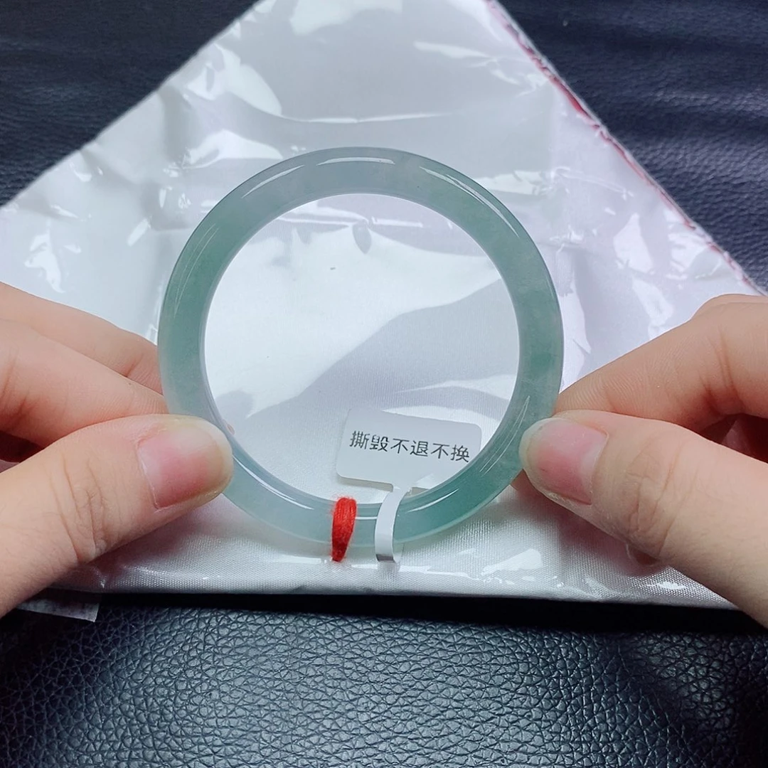 翡翠手镯未镶嵌52/53圆条起光蓝调渐变