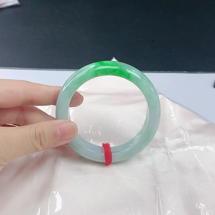翡翠手镯未镶嵌翡翠667