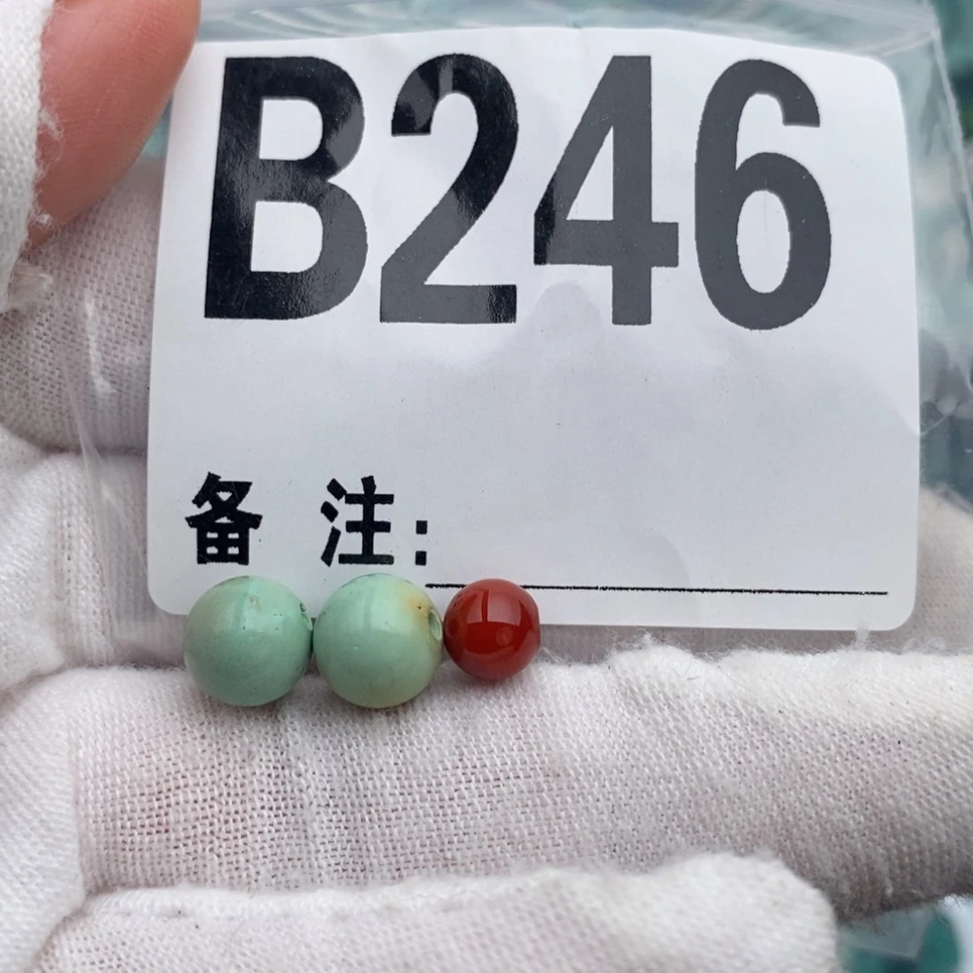 未镶嵌卡8圆珠一对南红玛瑙