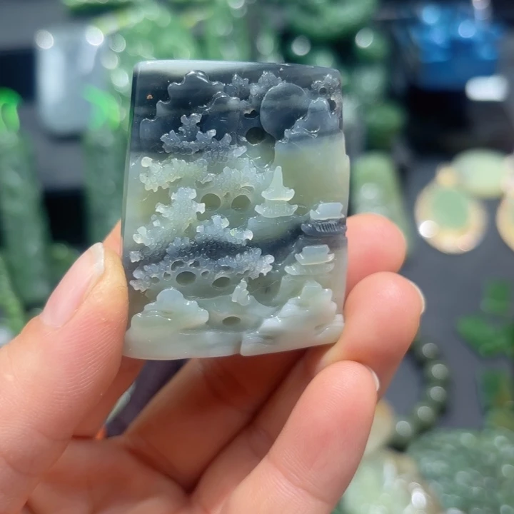 颈饰未镶嵌和田玉（糖玉）