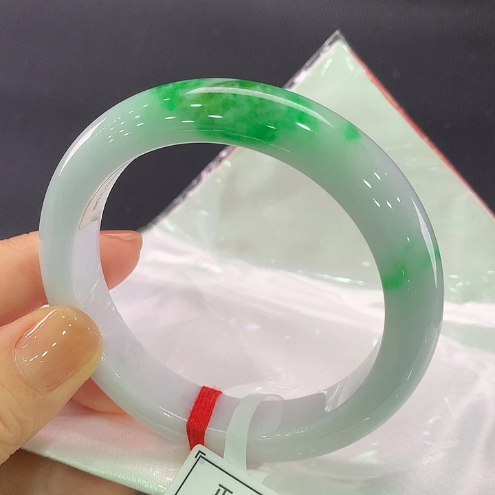 翡翠未镶嵌手镯正圈58