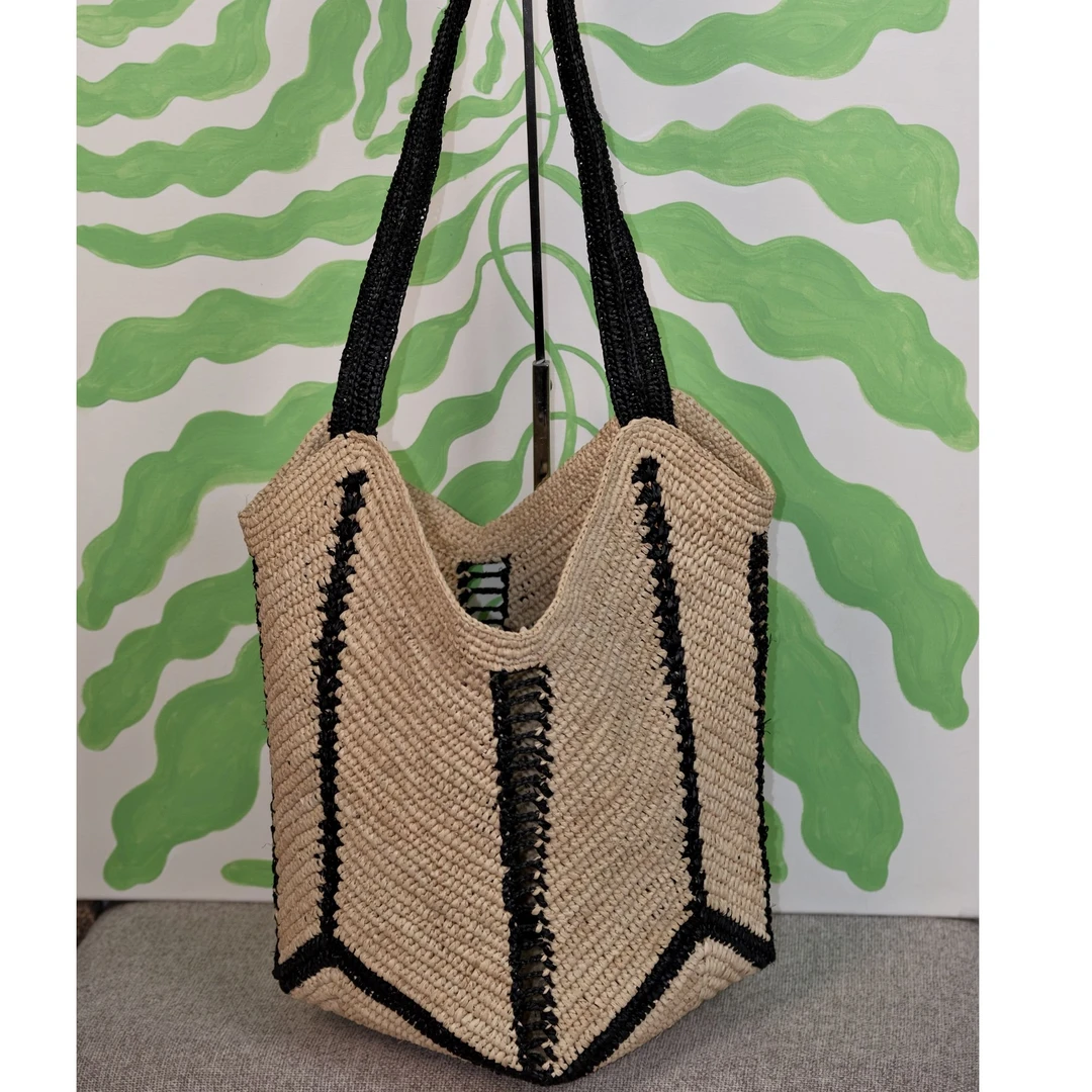 手工拉菲草编织咖色斜挎镂空单肩斜挎手提包编织包包时尚ins