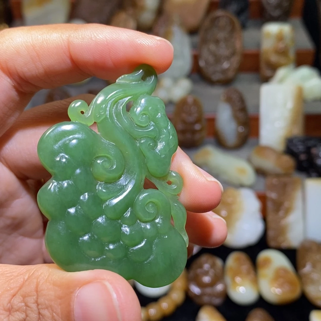 定制和田玉如意gua jian