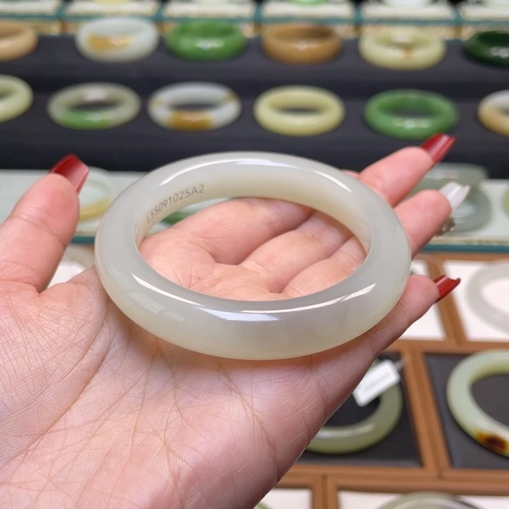 和田玉手镯未镶嵌55