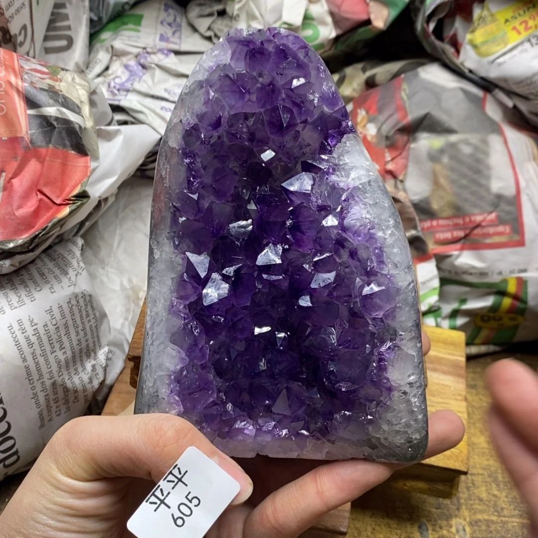 紫晶乌拉圭未镶嵌