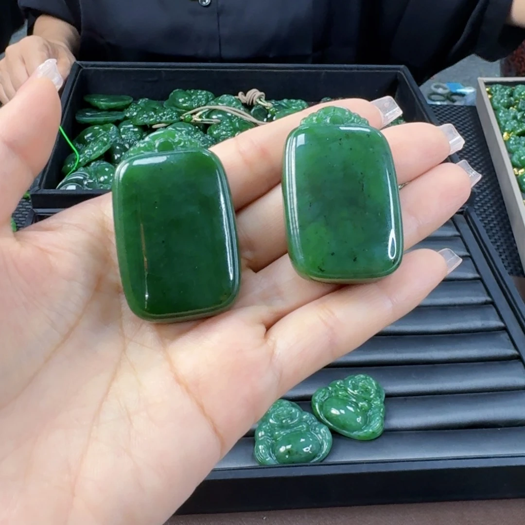 和田玉（碧玉）未镶嵌颈饰发其一