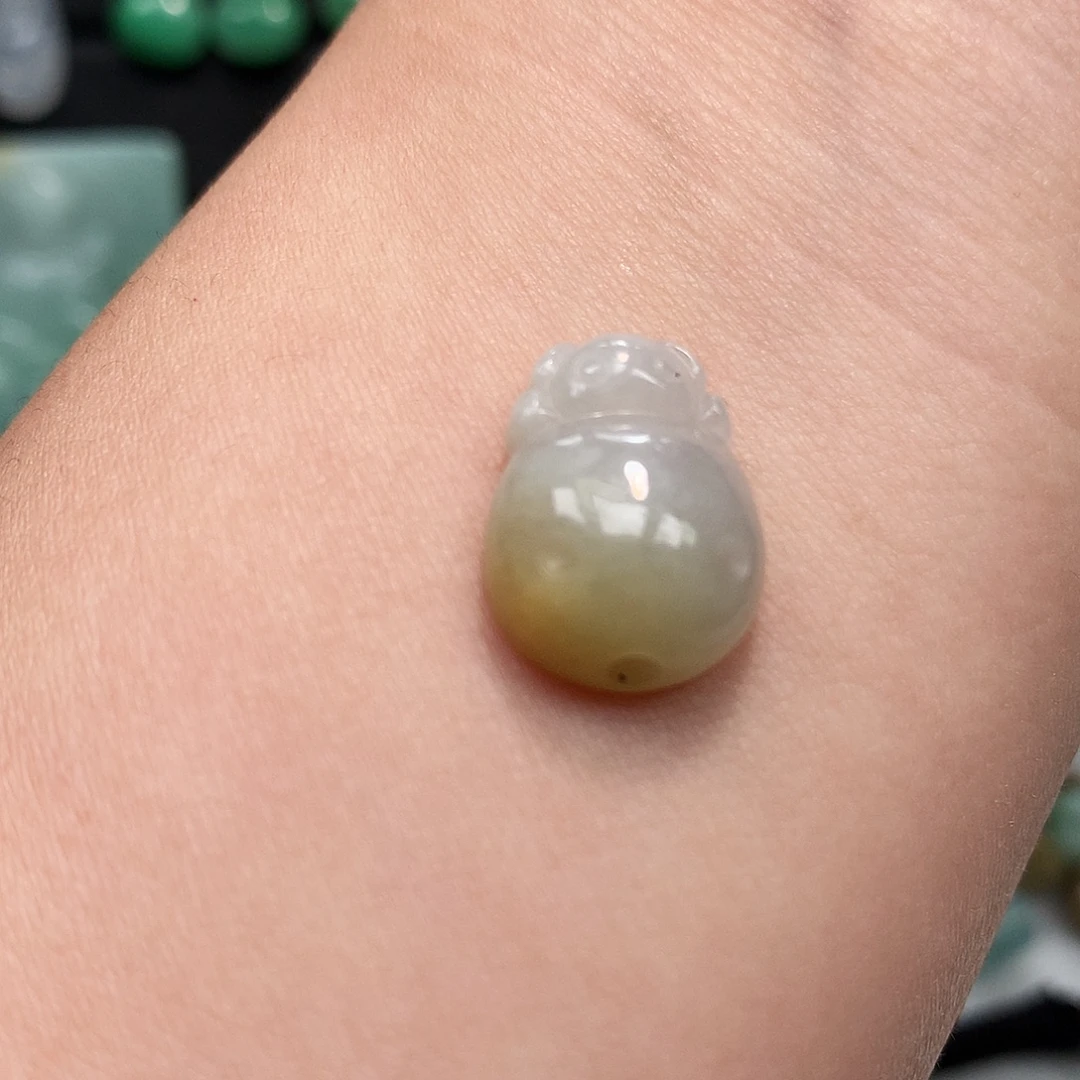 翡翠未镶嵌颈饰蜘蛛