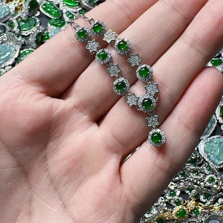 翡翠颈饰未镶嵌天然A货翡翠放漏