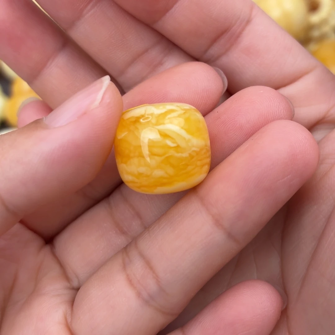 琥珀未镶嵌裸石18x16虎皮老型