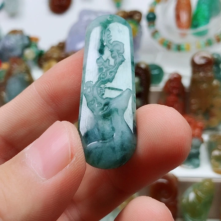 翡翠未镶嵌颈饰翡翠