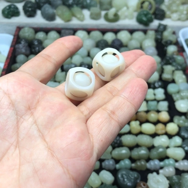 【闪购商品】和田玉未镶嵌颈饰