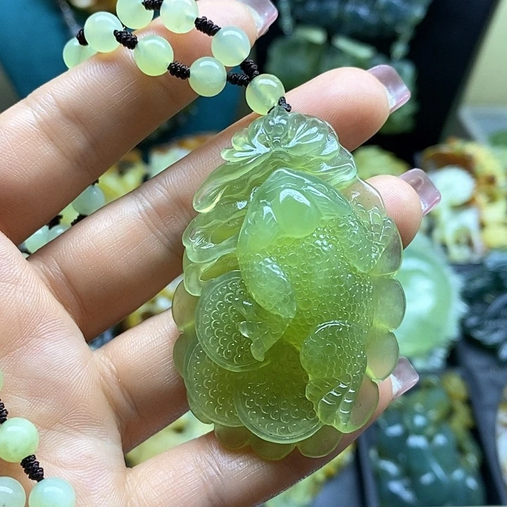 蛇纹石玉未镶嵌挂件