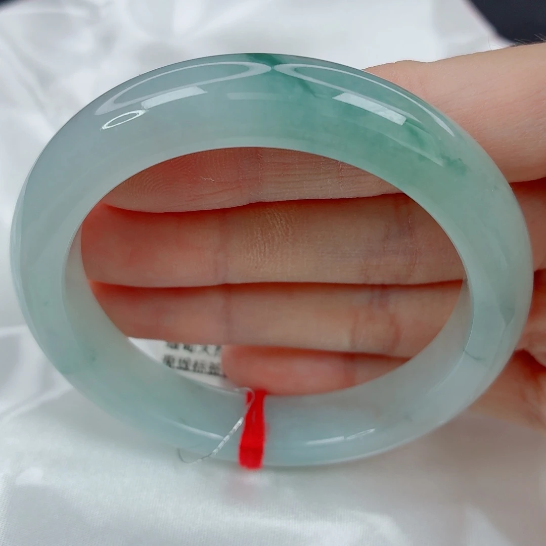 翡翠未镶嵌手镯53.8正圈，秀气，冰润淡底色飘花，016