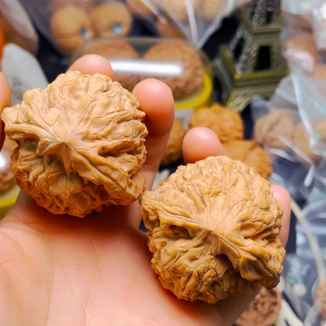 文玩核桃把件龙鼎一对