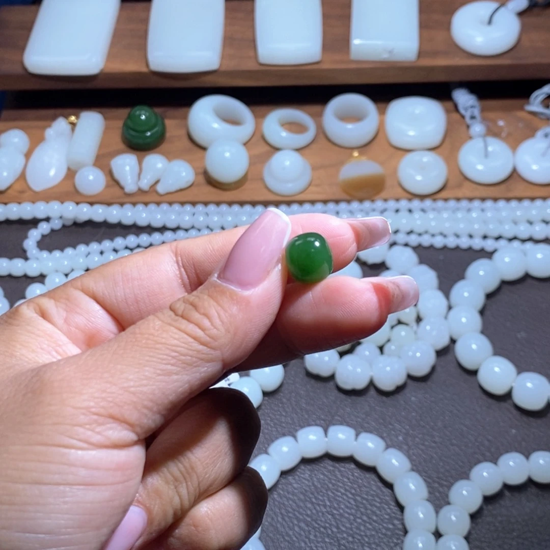 未镶嵌手链和田玉大*笑