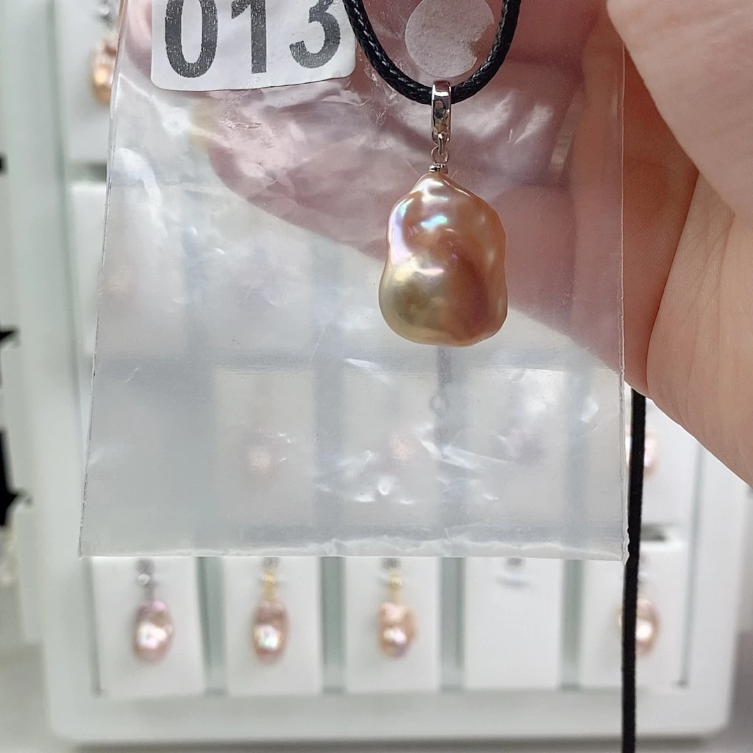 淡水珍珠合金颈饰