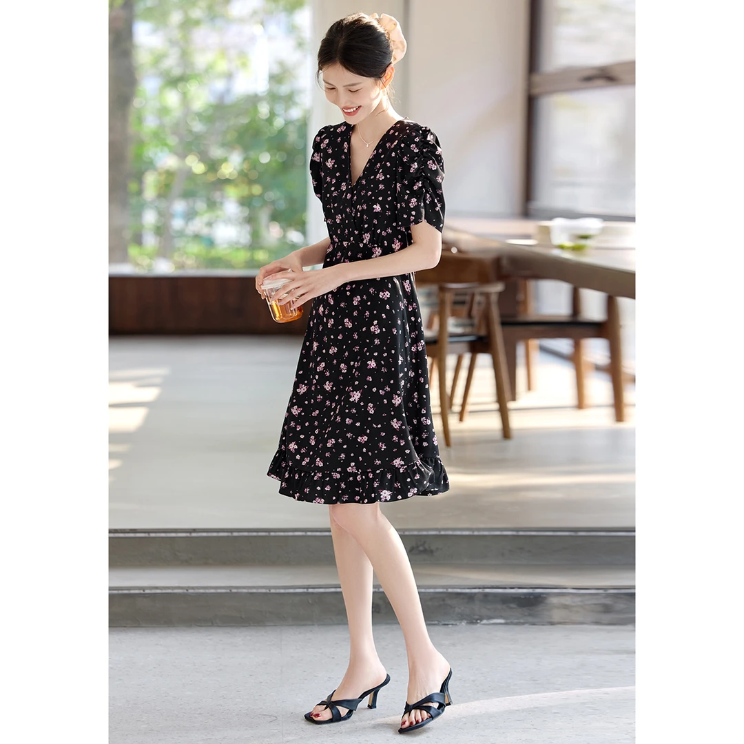XWI/欣未2025夏季新款法式优雅气质度假风收腰显瘦印花连衣裙B022