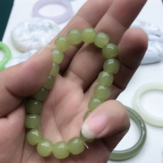 和田玉（糖玉）未镶嵌手镯