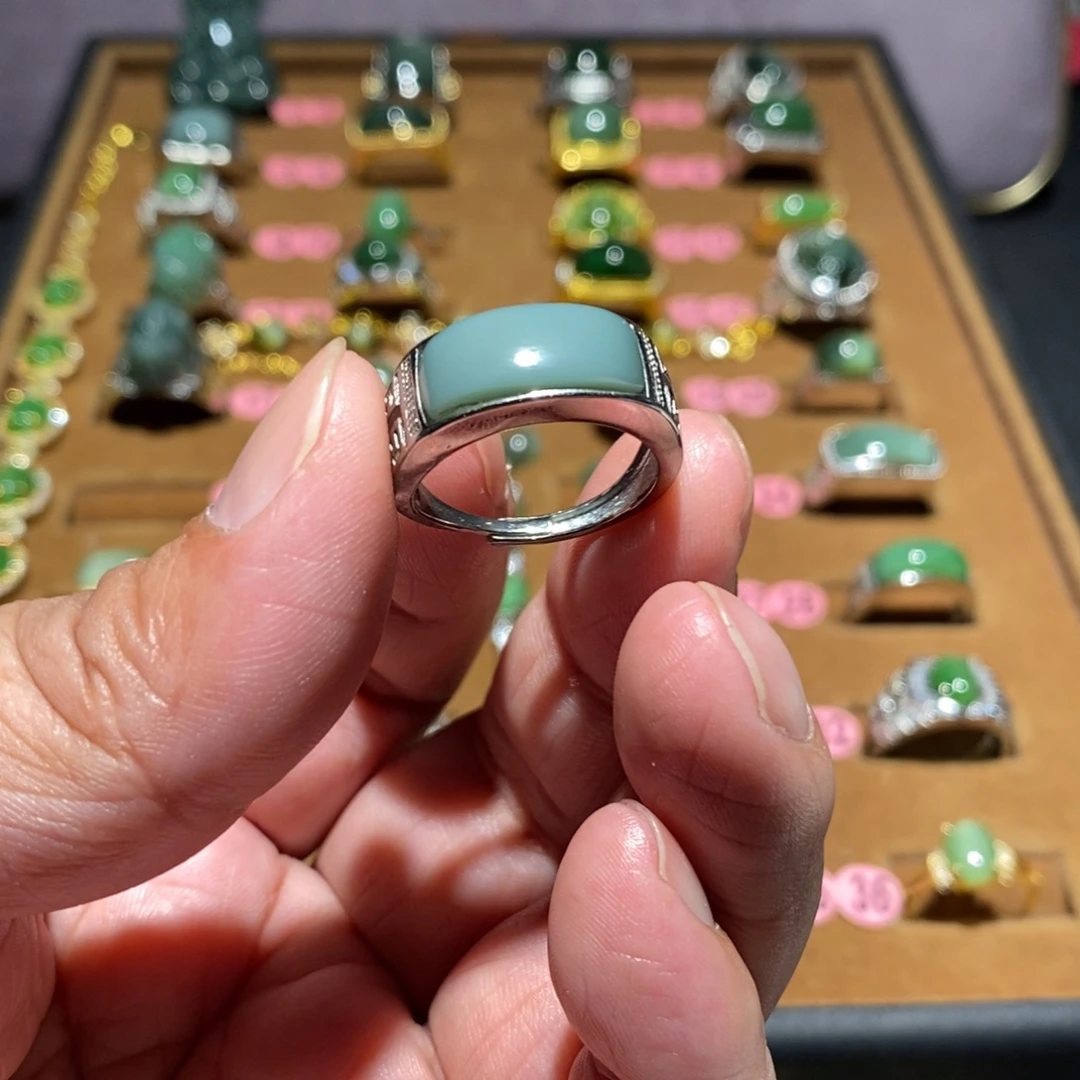 和田玉未镶嵌戒指