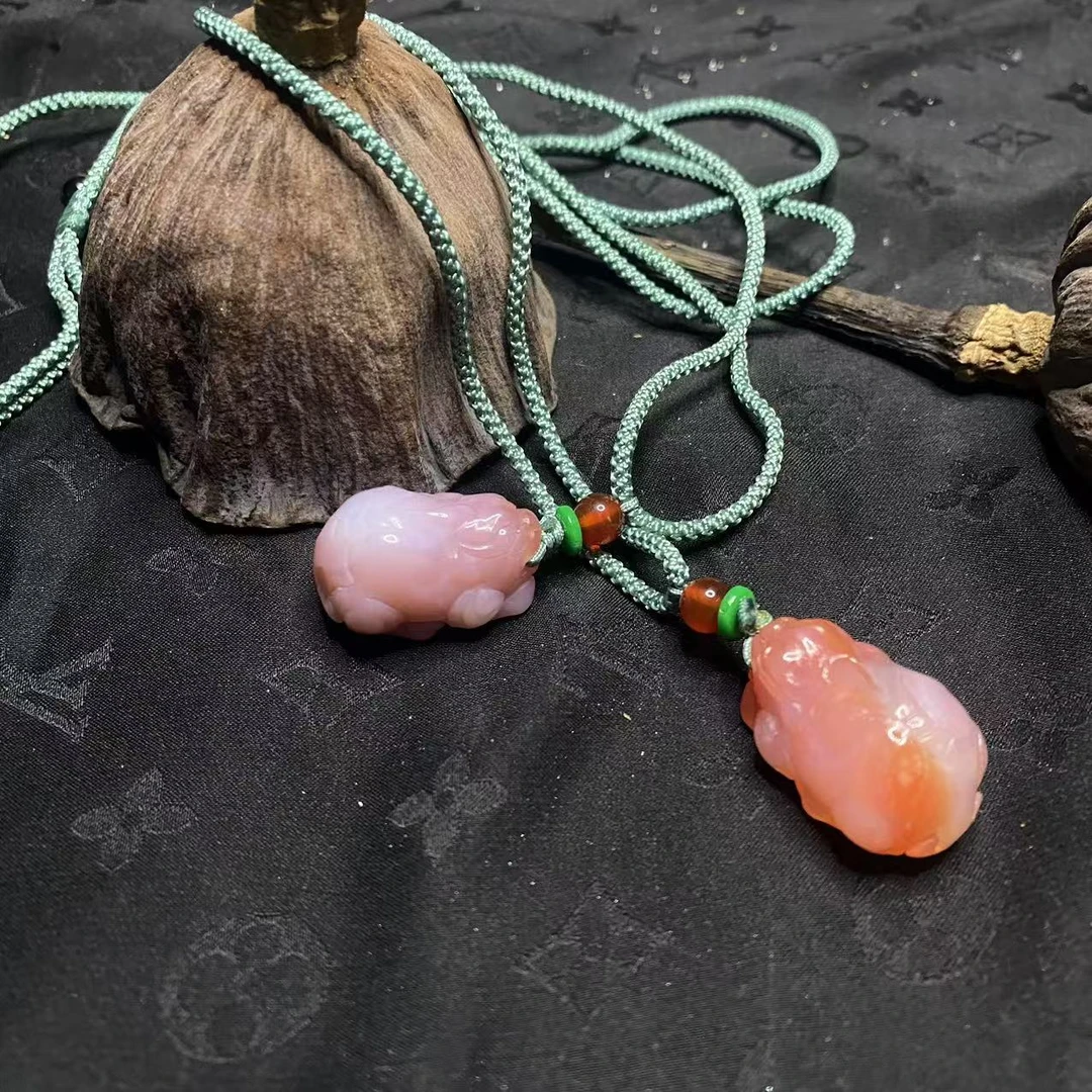 【玉合缘】天然盐源玛瑙貔貅挂件-多样性发一 5636