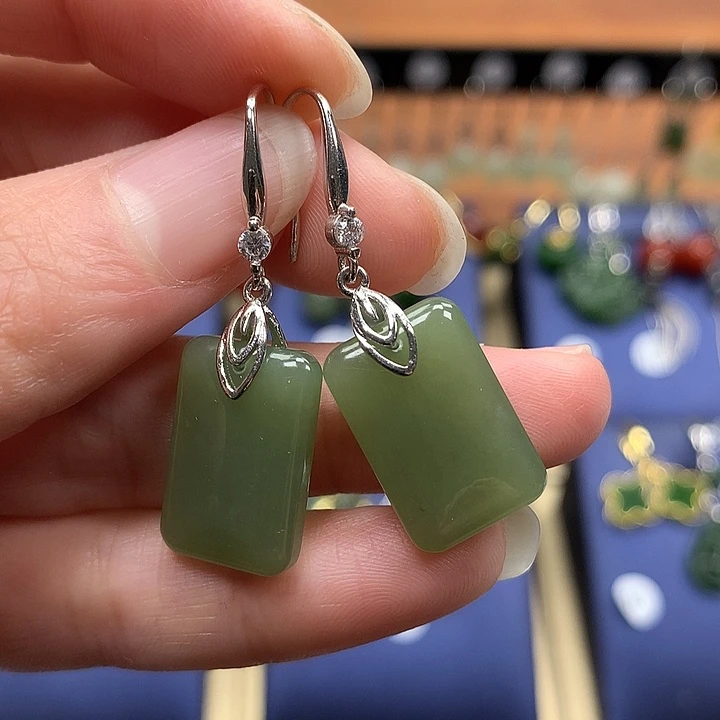 和田玉银S925镶嵌耳饰无事牌18左右黄口