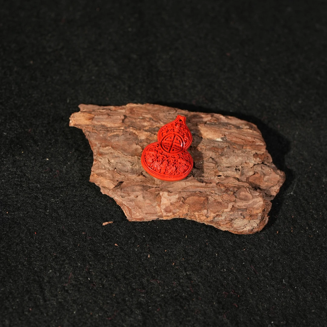 含辰砂工艺品4.16香港王老板 -朱砂镶嵌吊坠2t733