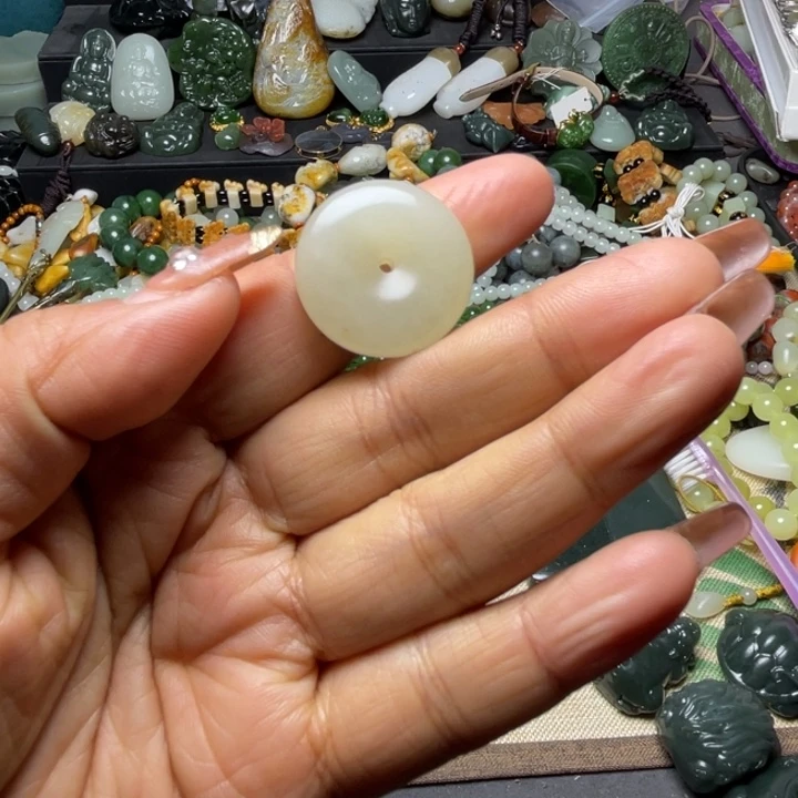 和田玉未镶嵌珠宝半成品