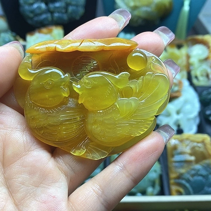 蛇纹石玉未镶嵌挂件