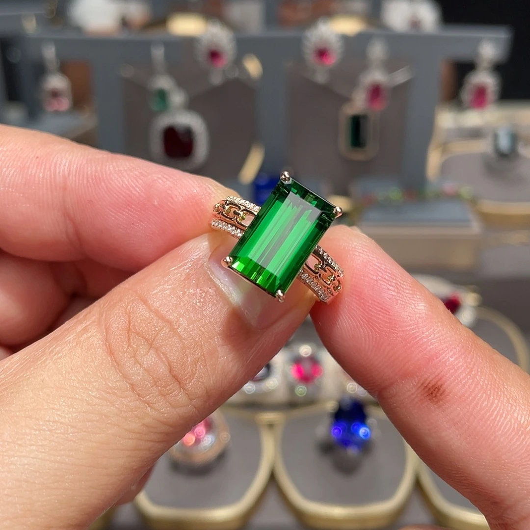 18K金镶嵌戒指碧玺9.09ct