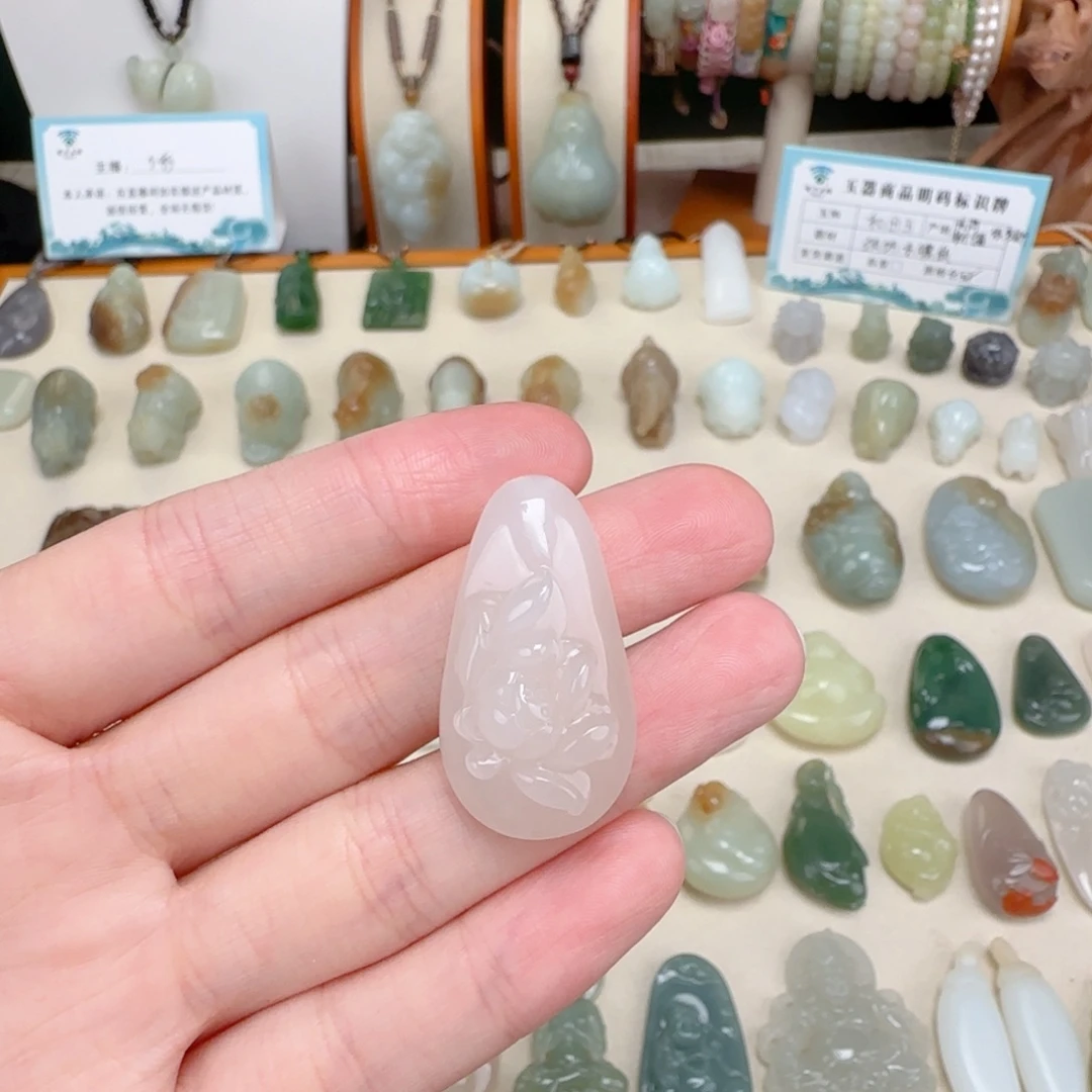 颈饰未镶嵌和田玉