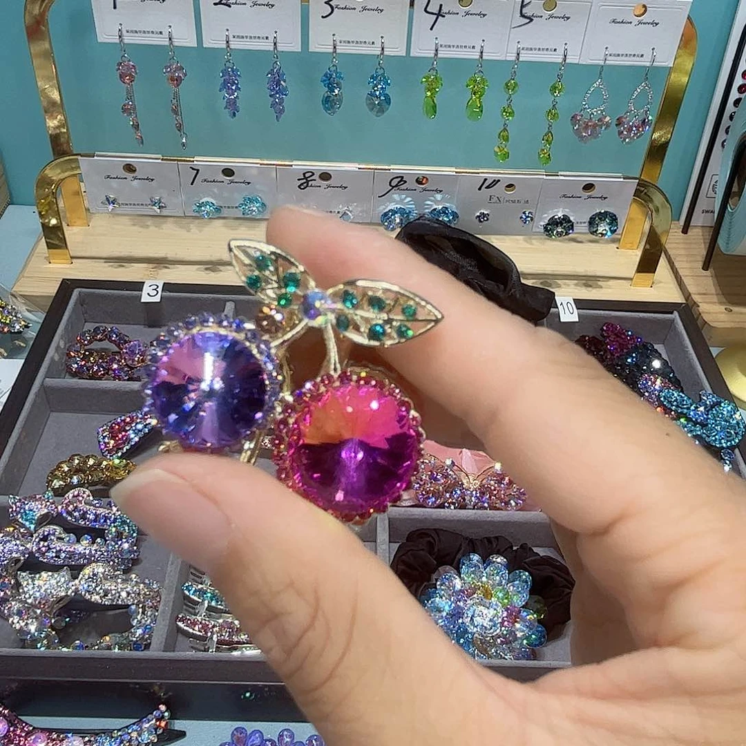 布艺铁合金耳钉和